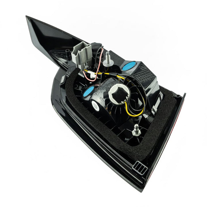 FIESTA O/S REAR LED STOP & INDICATOR LIGHT 2021-2023