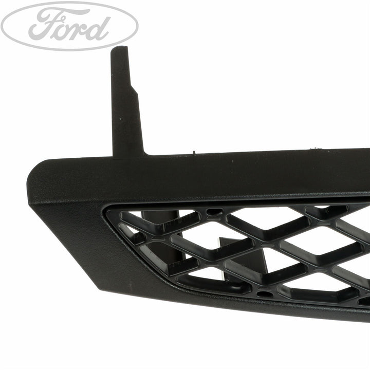 FOCUS FRONT BUMPER UPPER RADIATOR GRILLE 2001-2005