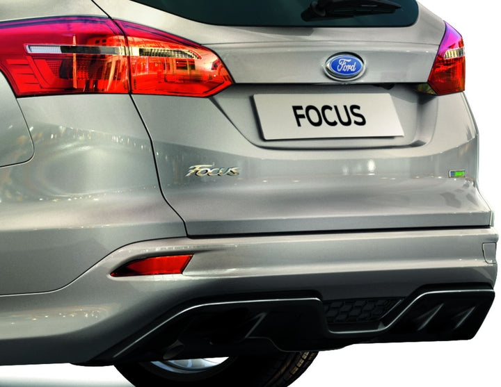 FOCUS REAR BUMPER SKIRT WITH HIGH GLOSS BLACK DIFFUSER INSERT