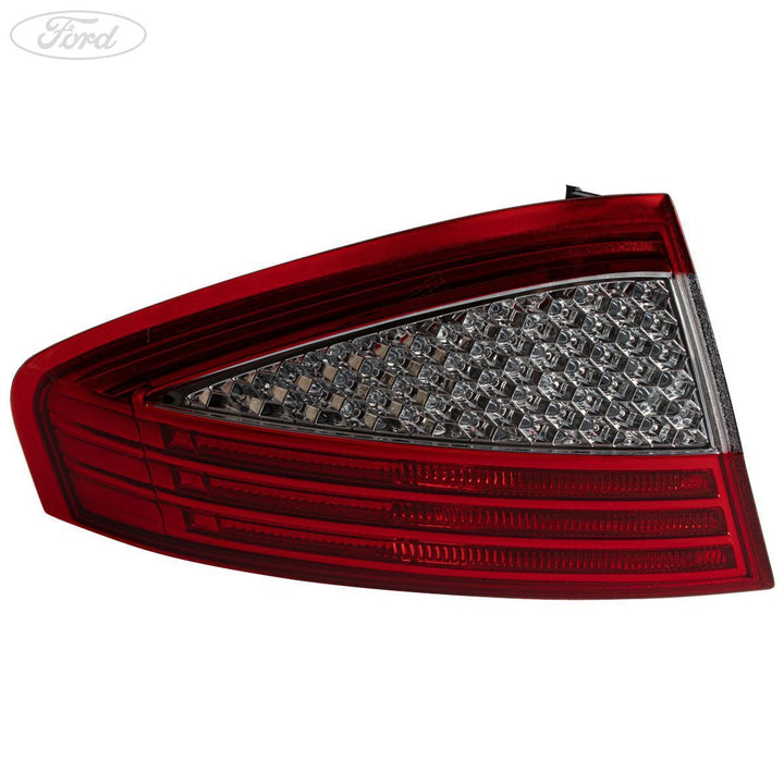 MONDEO MK4 OUTER REAR PASSENGER SIDE LEFT LIGHT TAIL LAMP CLUSTER