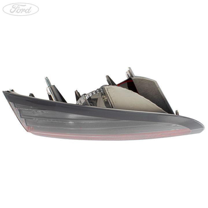 S-MAX WA6 INNER LEFT REAR PASSENGER SIDE LIGHT TAIL LAMP CLUSTER