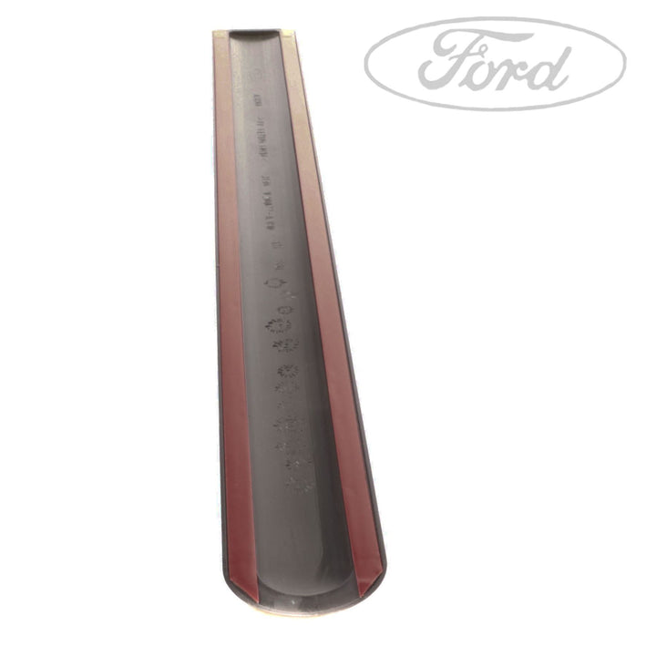 N/S UPPER DOOR OUTSIDE BODY MOULDING