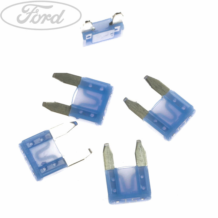 CIRCUIT BREAKER 15 AMP 32 VOLT BLADE TYPE BLUE MINIFUSE