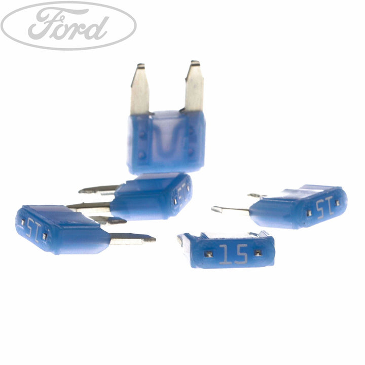 CIRCUIT BREAKER 15 AMP 32 VOLT BLADE TYPE BLUE MINIFUSE
